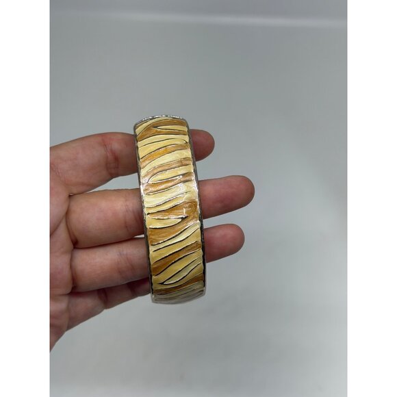 VTG 80s Zebra Stripe Pattern Enamel Clamper Bangle Bracelet Gold Tone 3" Stylish - Picture 1 of 5